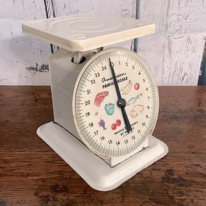 Vintage American Family Scale - great kitchen decor or photography prop!